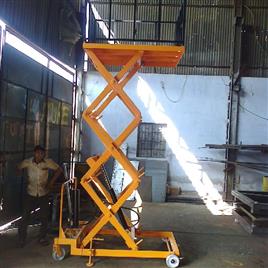 Hydraulic Movable Scissor Lift In Ahmedabad Helix Engineers