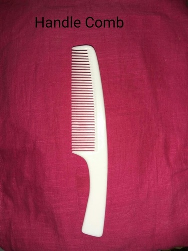 Disposables Hotel Combs - White, 6-8 Inch Length | Customizable Solutions for the Hotel Industry, Fe