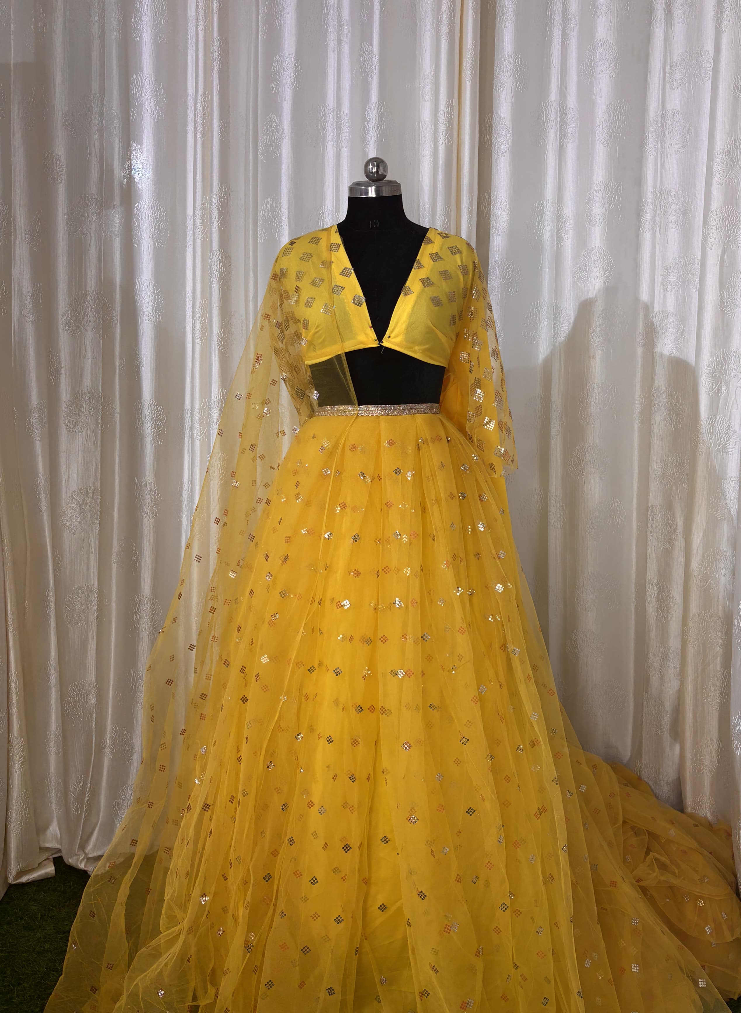 Luxury Net Fabric - Attributes: Washable