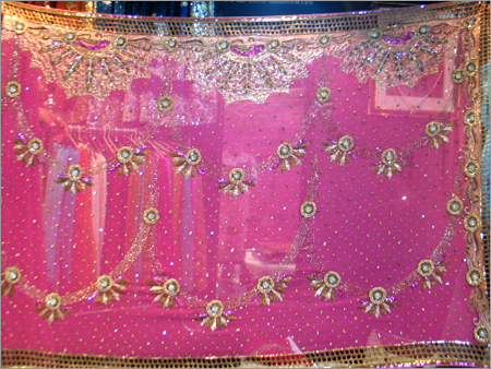 Indian Sarees - Silk Fabric, 5.5 Meters Long, 1.2 Meters Wide, Pink Color | Floral Zari Embroidery, 